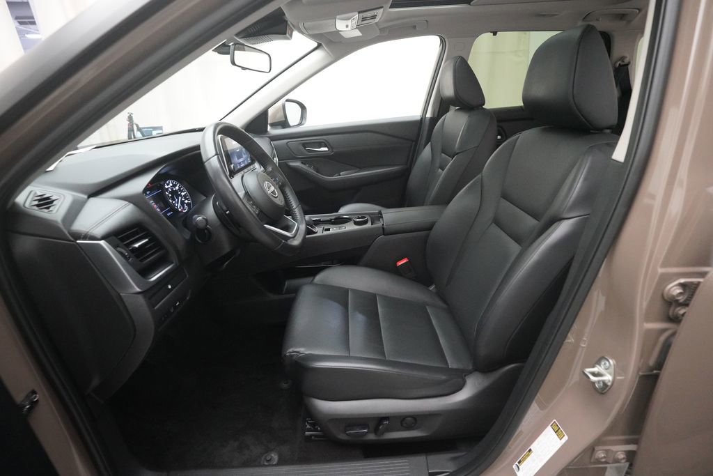 Certified 2024 Nissan Rogue SV w/ SV Premium Package image 7