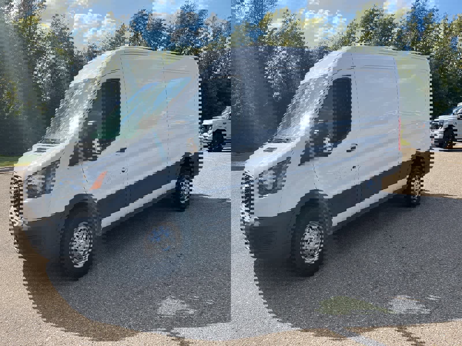 Used 2024 Ford Transit 250 148 Medium Roof Extended AWD image 3