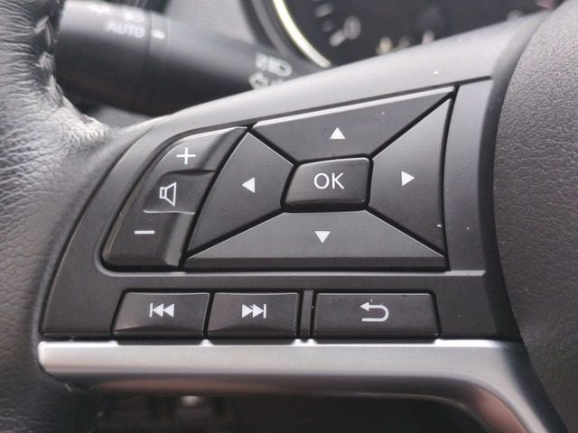Used 2019 Nissan Rogue SV w/ Premium Package FWD image 25