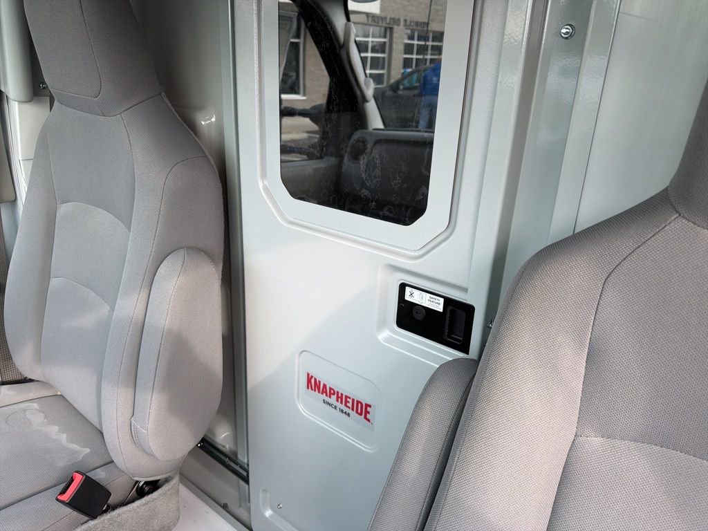 New 2027 Ford E-350 and Econoline 350 Super Duty w/ Power Equipment Group image 8