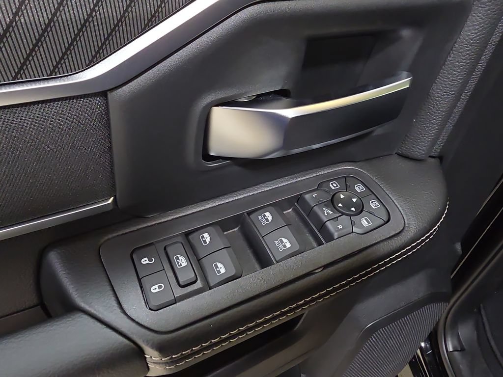 New 2026 RAM 2500 Big Horn AWD/4WD image 13