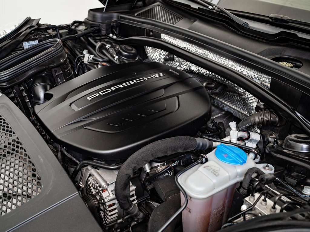 Used 2018 Porsche Macan image 44