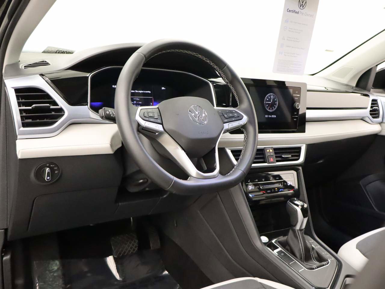 Certified 2025 Volkswagen Taos SE w/ Panoramic Sunroof Package image 15