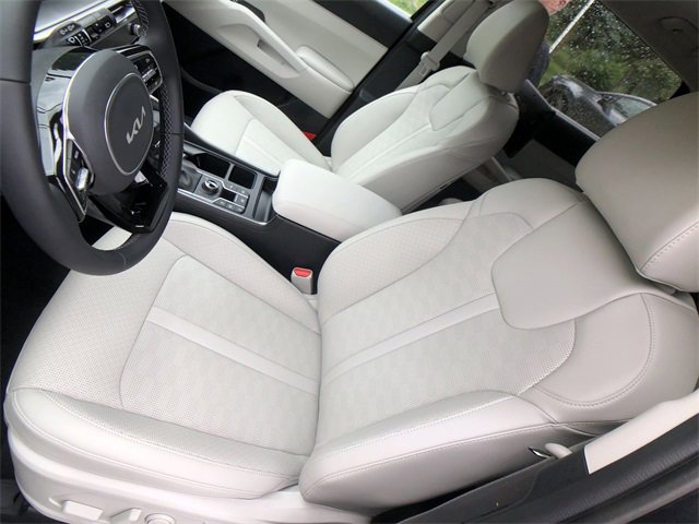 New 2025 Kia Sorento S image 11