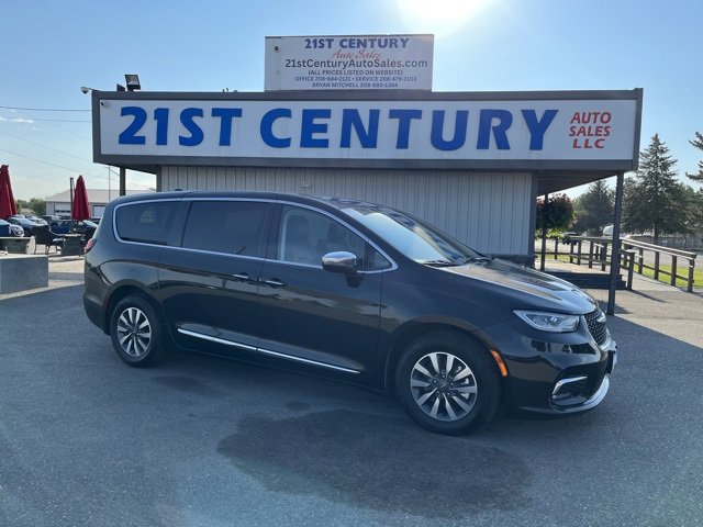 Used 2023 Chrysler Pacifica Limited image 1