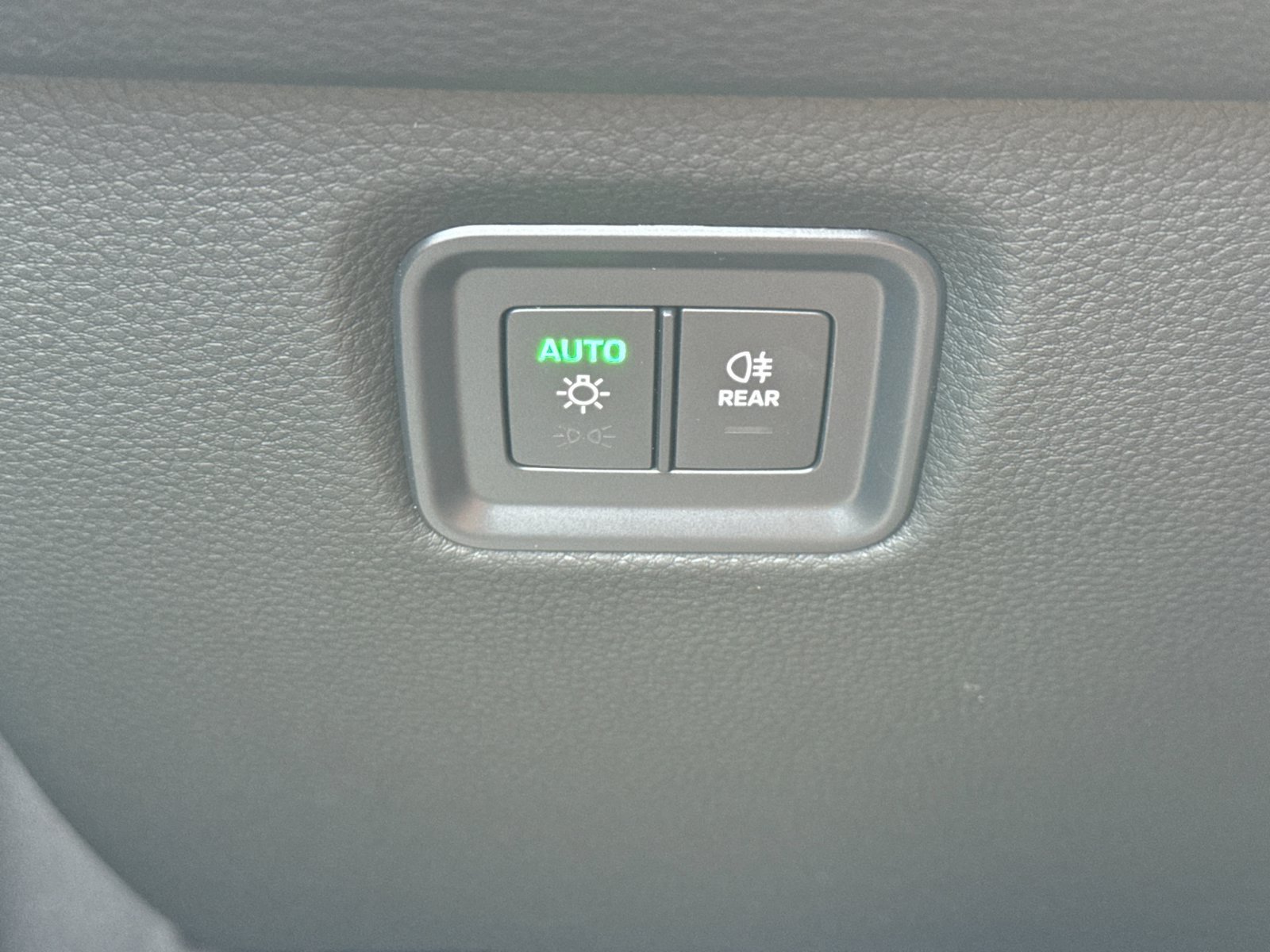Certified 2026 Porsche Cayenne AWD/4WD image 33