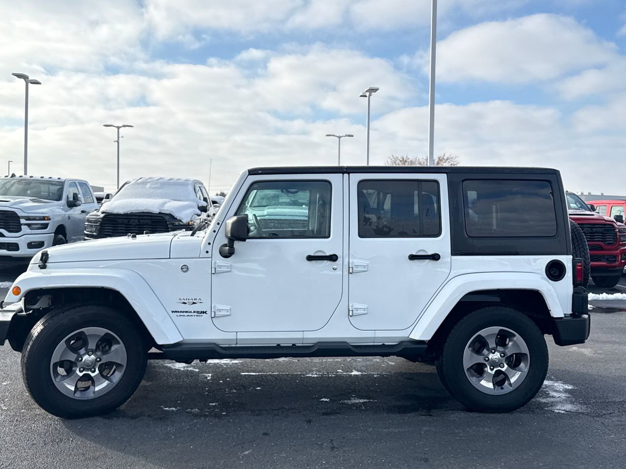Used 2018 Jeep Wrangler Unlimited Sahara image 6