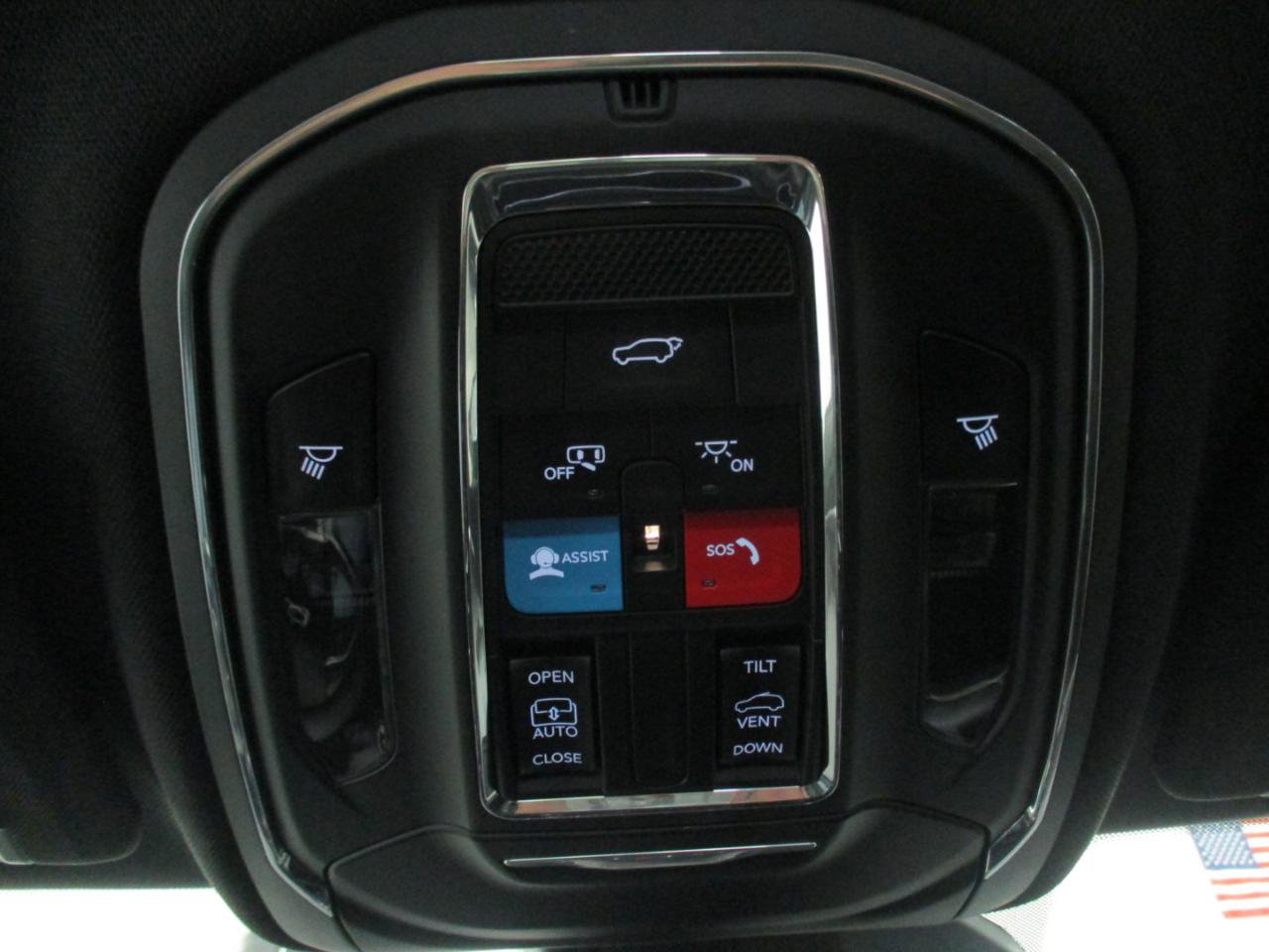 Used 2023 Jeep Grand Cherokee Altitude AWD/4WD image 23