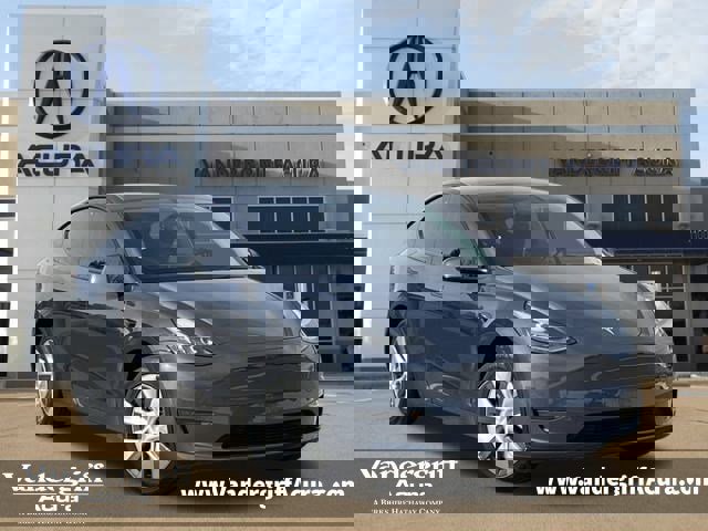 Used 2023 Tesla Model Y Long Range video 1