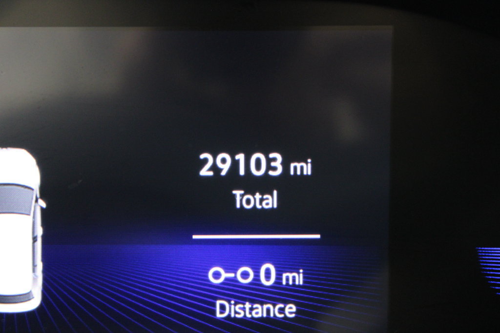 Used 2024 Volkswagen Tiguan SE w/ Panoramic Sunroof Package FWD image 11