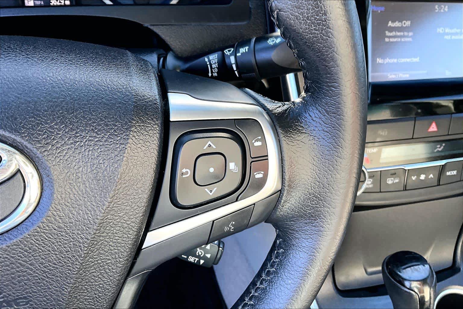 Used 2015 Toyota Camry XLE FWD image 23