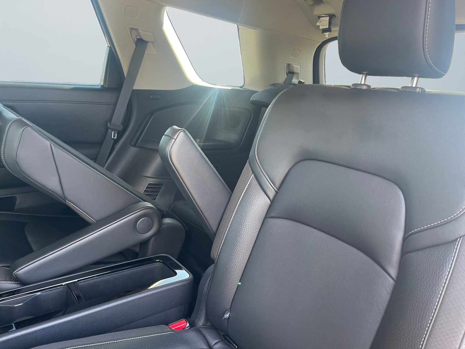 Used 2024 Nissan Pathfinder SL w/ SL Premium Package image 14