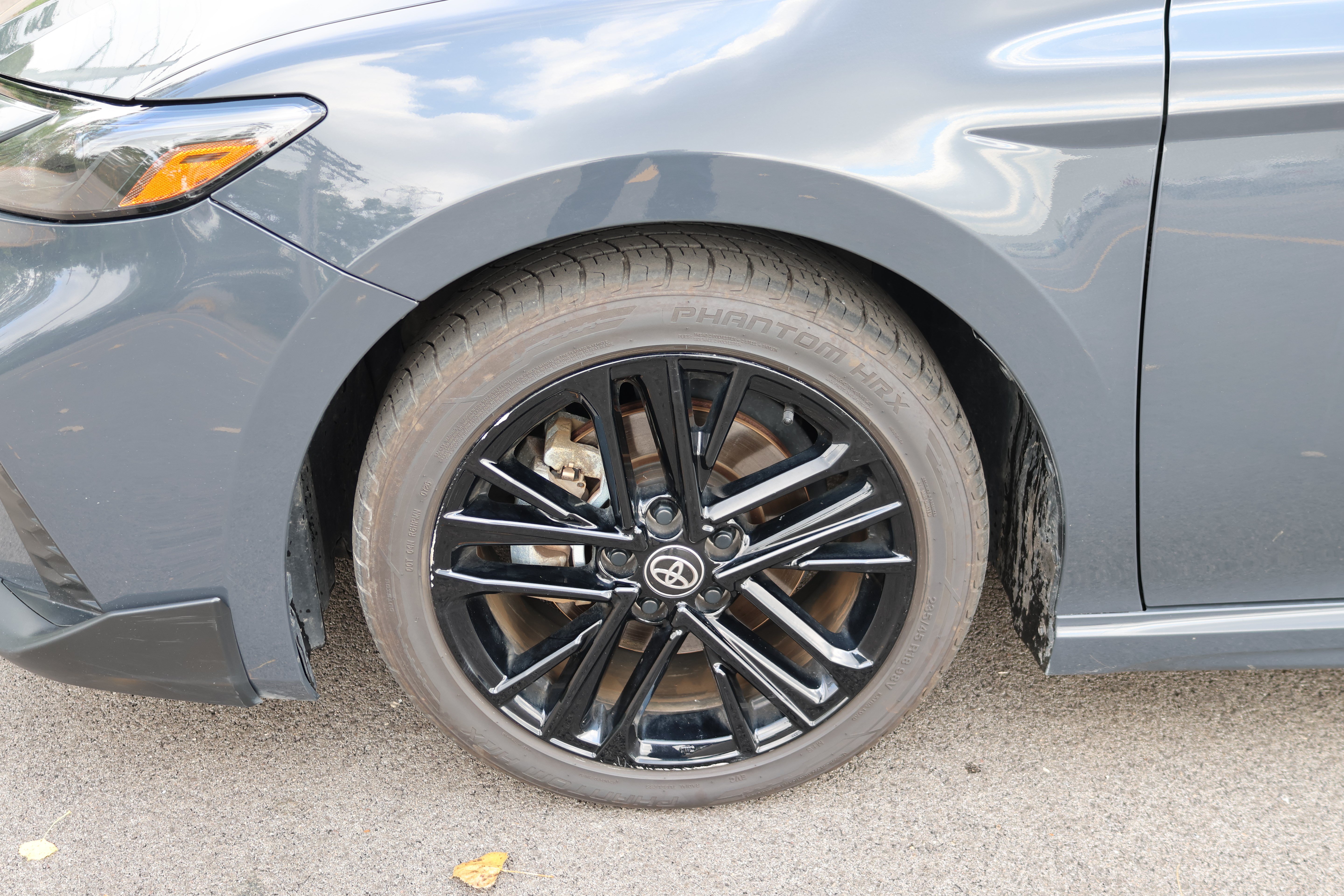 Used 2025 Toyota Camry SE FWD image 9
