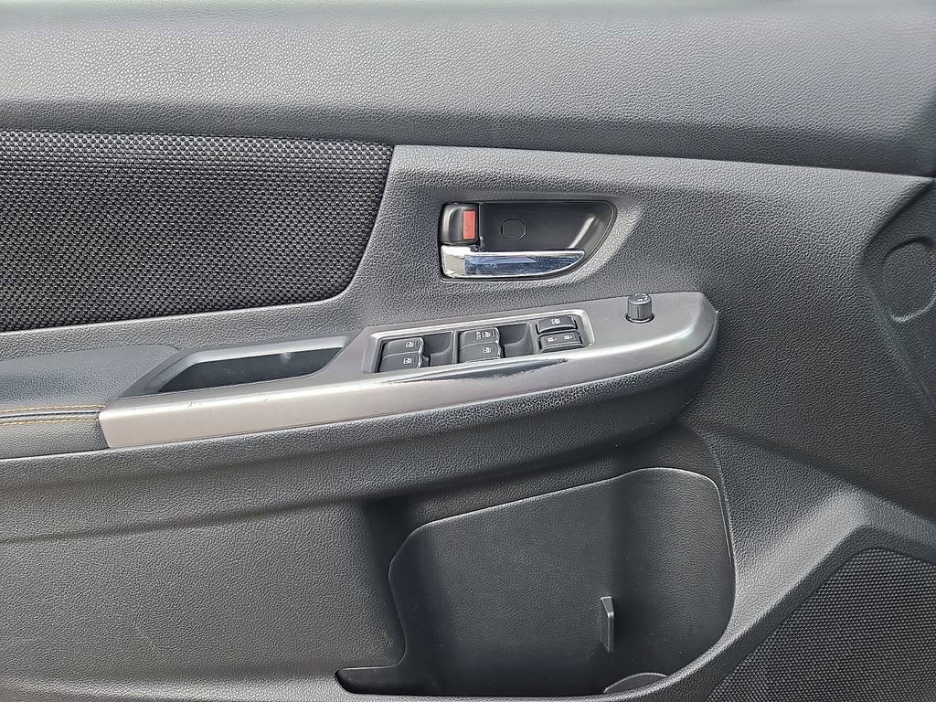 Used 2016 Subaru Crosstrek 2.0i Premium image 16