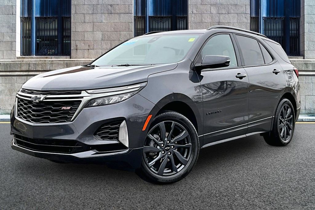 Used 2023 Chevrolet Equinox RS w/ RS Leather Package image 2