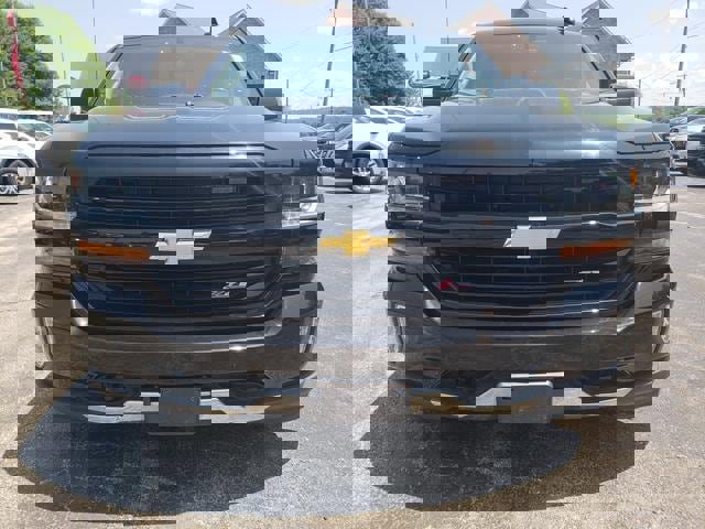 Used 2018 Chevrolet Silverado 1500 LT w/ All Star Edition image 2