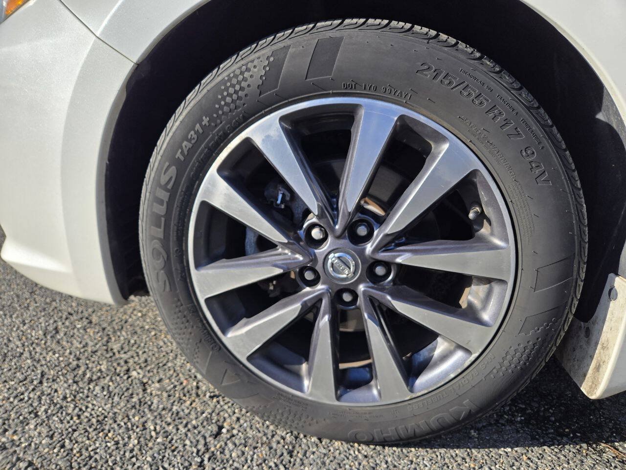 Used 2016 Nissan Altima 2.5 SV FWD image 15