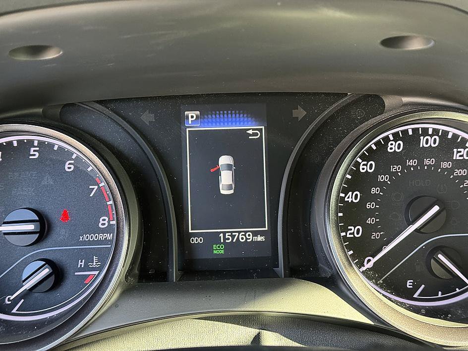 Used 2023 Toyota Camry SE FWD image 10