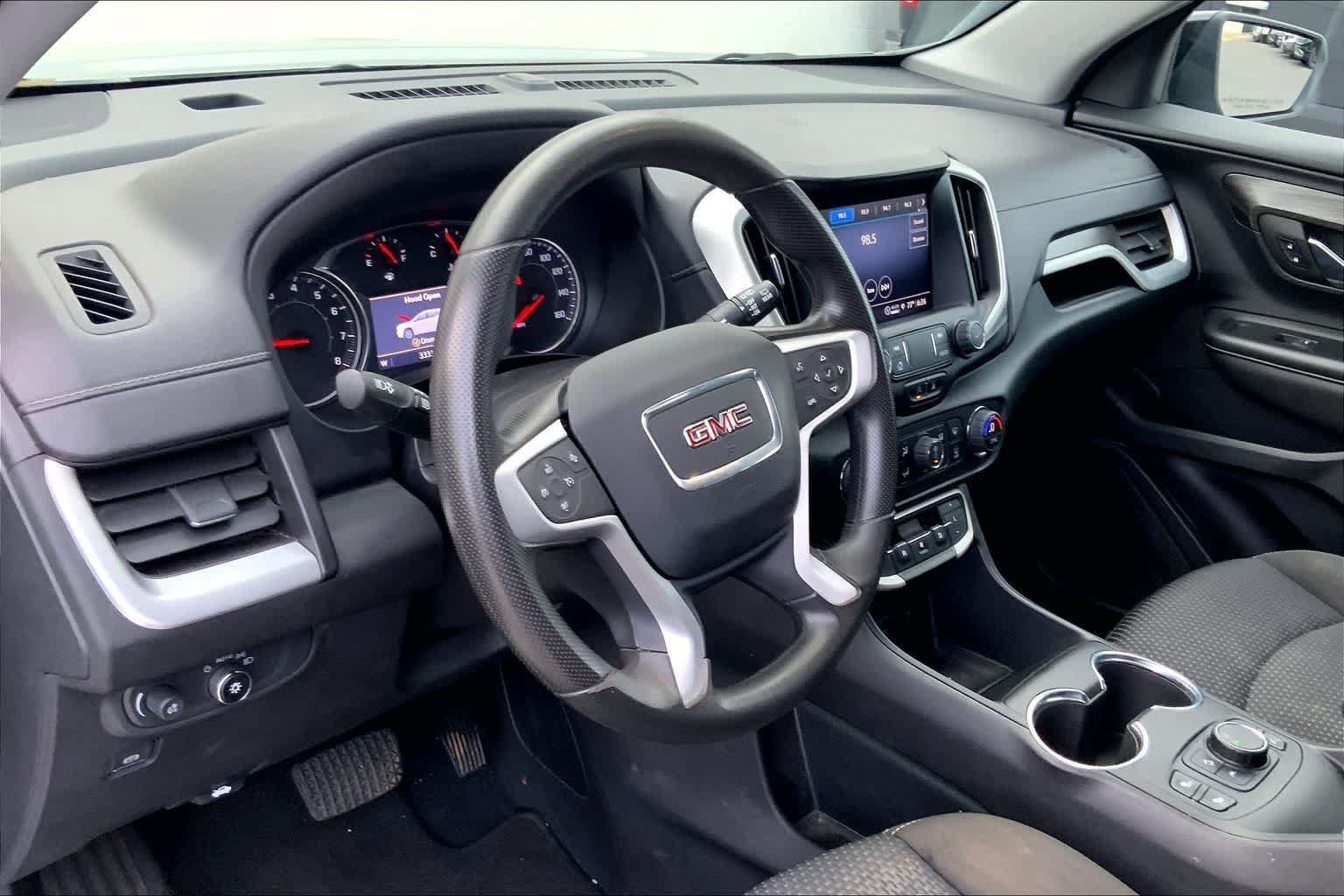 Used 2023 GMC Terrain SLE w/ Driver Convenience Package FWD image 2