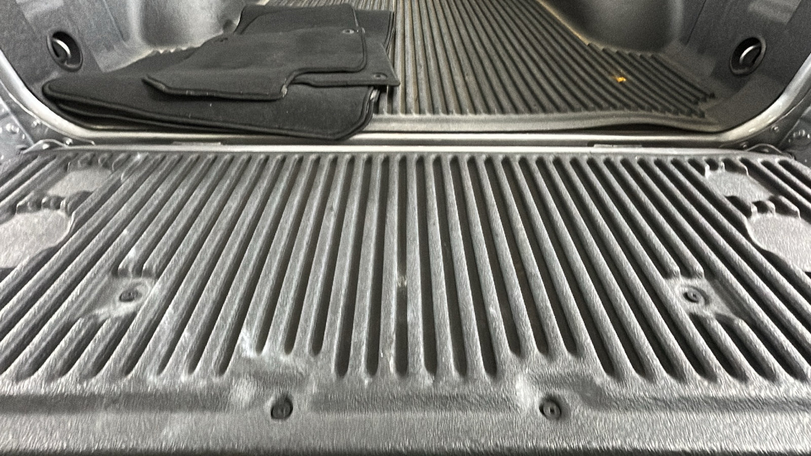 Used 2025 RAM 1500 4x4 Crew Cab image 32