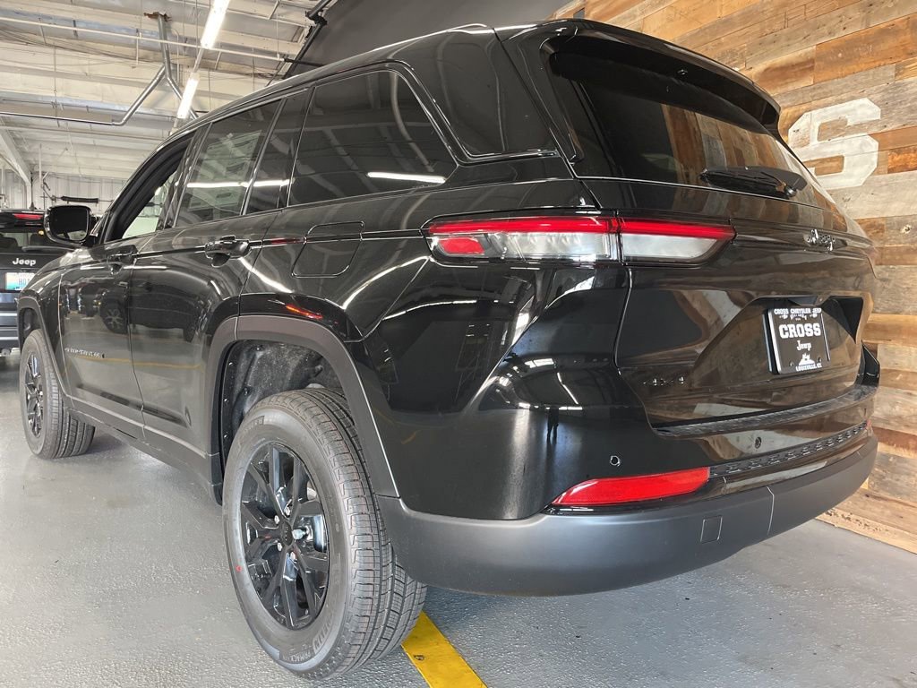 New 2025 Jeep Grand Cherokee Altitude image 21