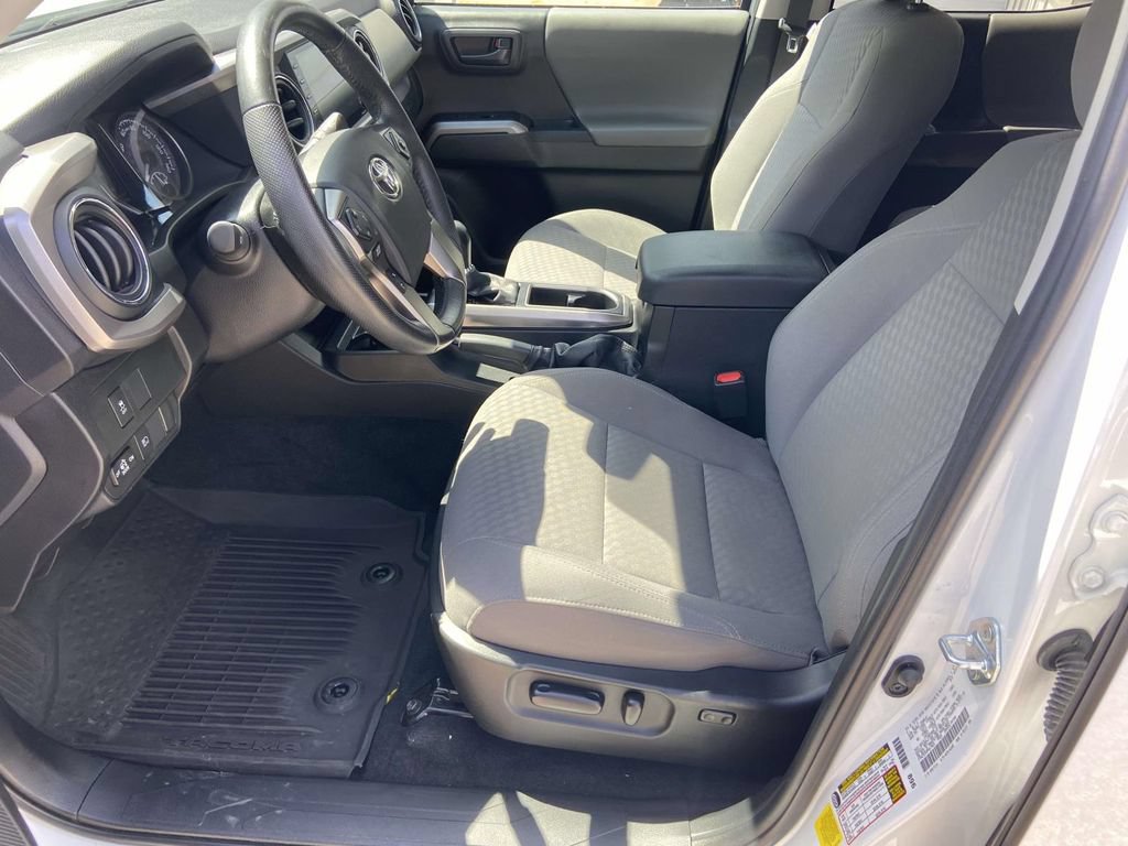 Used 2023 Toyota Tacoma SR5 RWD image 17
