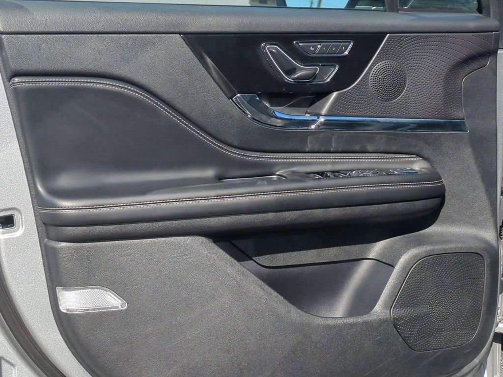 Certified 2023 Lincoln Corsair FWD image 14