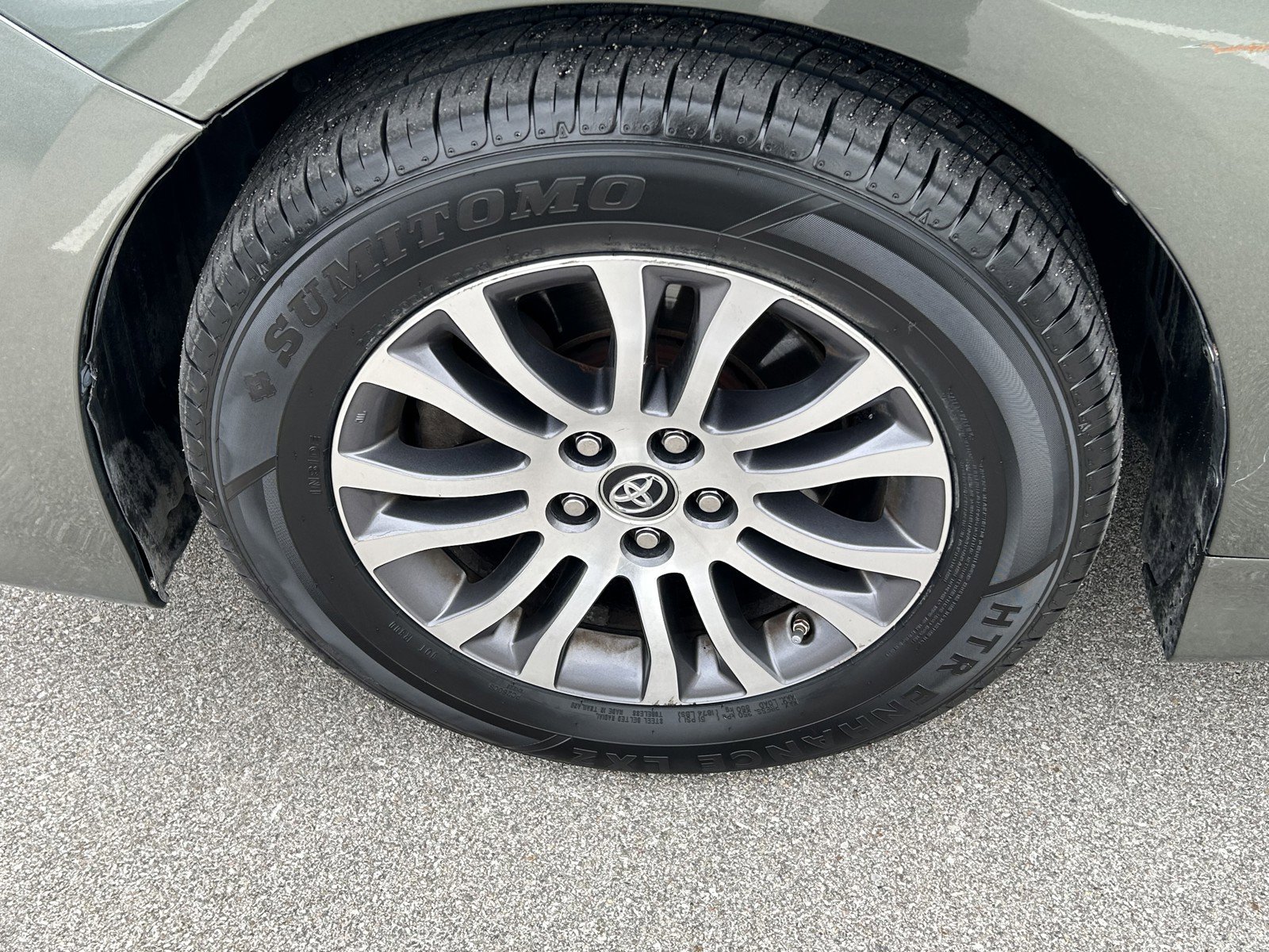 Used 2018 Toyota Sienna XLE w/ Carpet Mat Package image 21