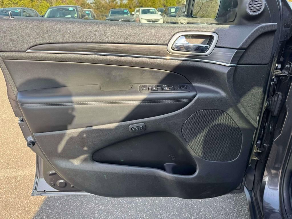 Used 2019 Jeep Grand Cherokee Limited w/ Luxury Group II image 15