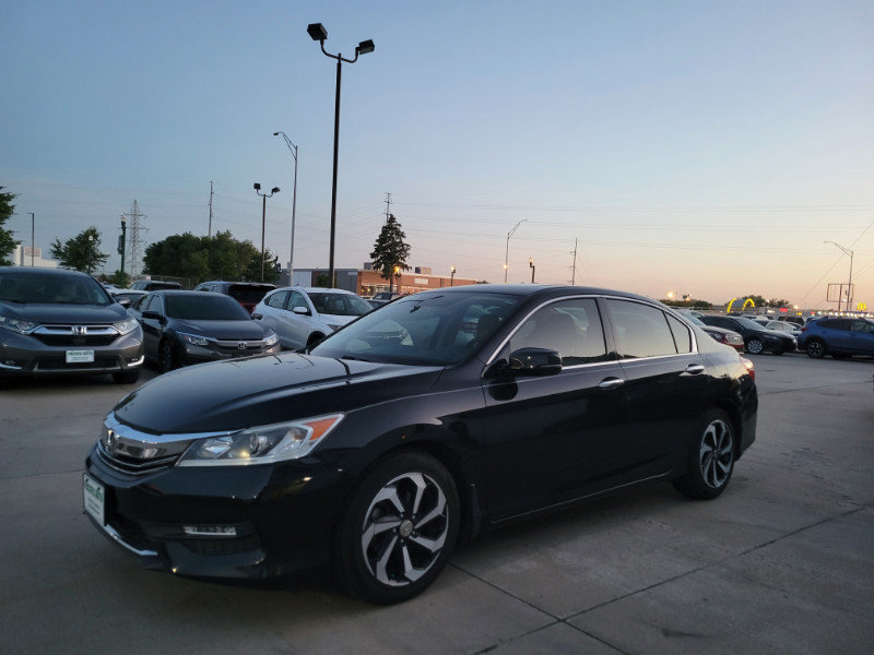 Used 2017 Honda Accord EX-L image 3