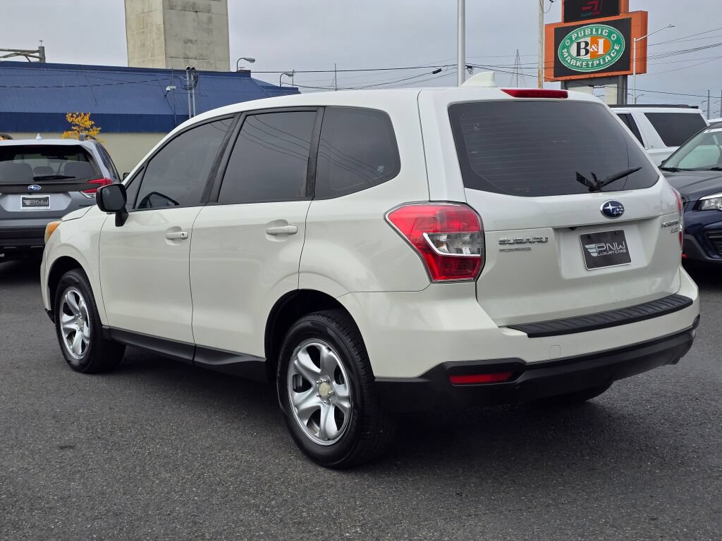 Used 2016 Subaru Forester 2.5i AWD/4WD image 8
