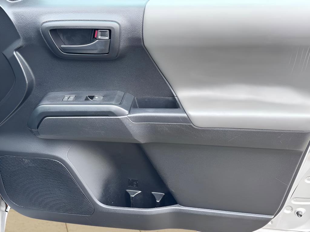 Used 2022 Toyota Tacoma SR w/ SR Convenience Package image 27