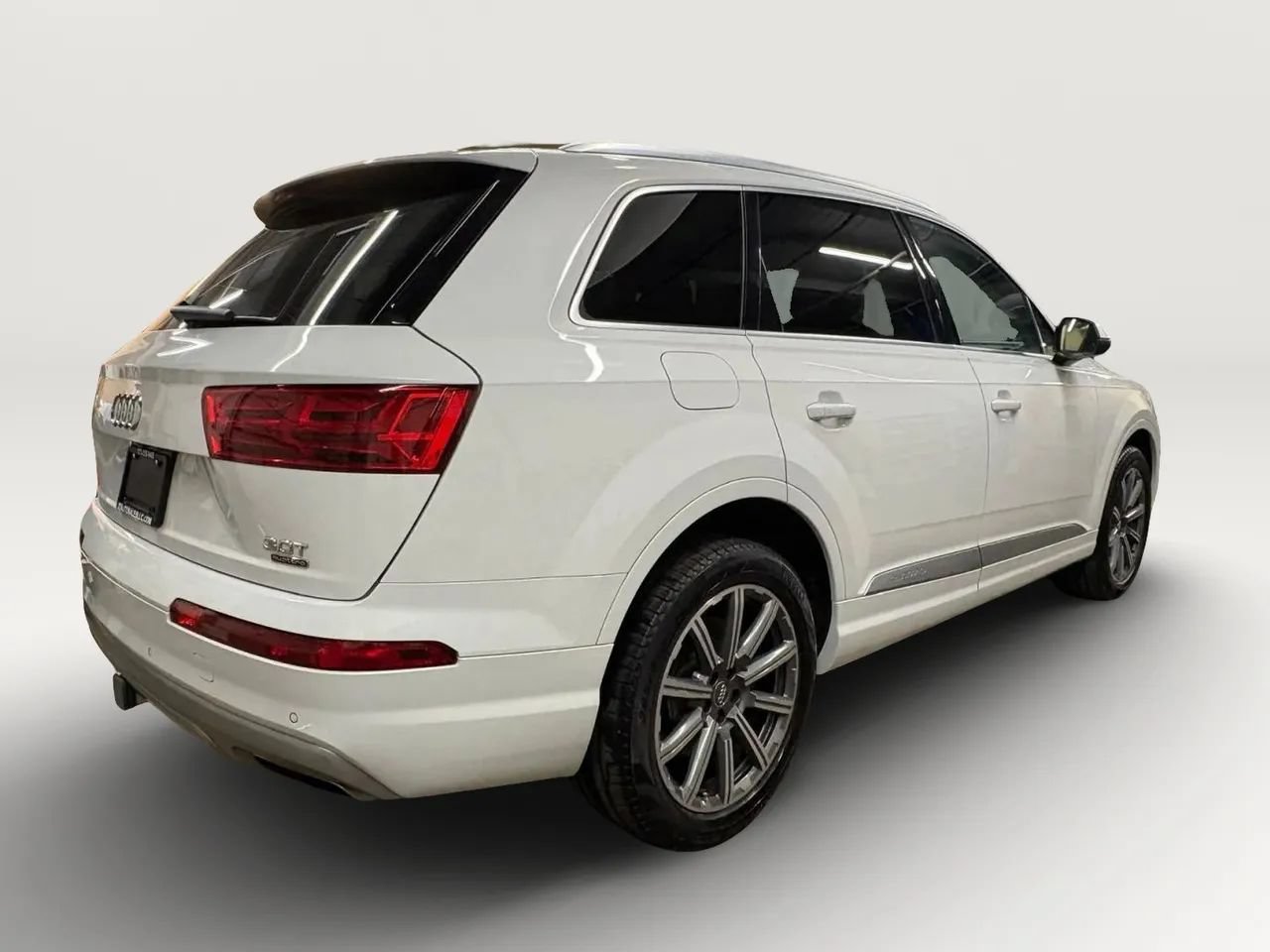 Used 2018 Audi Q7 3.0T Premium Plus w/ Premium Plus Package AWD/4WD image 8