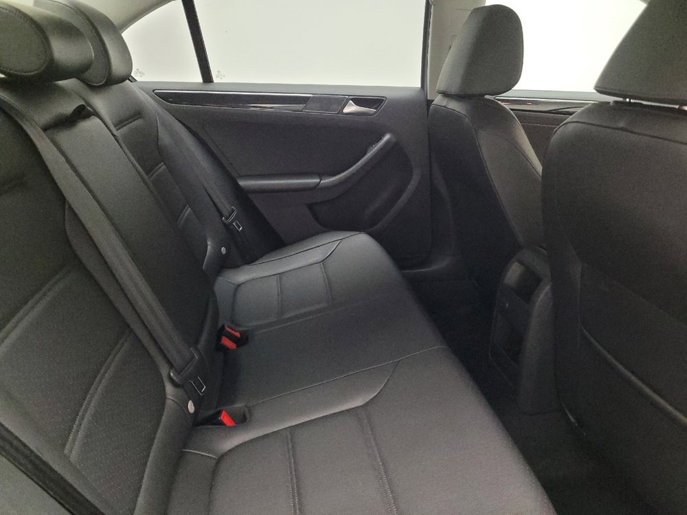 Used 2017 Volkswagen Jetta SEL FWD image 19