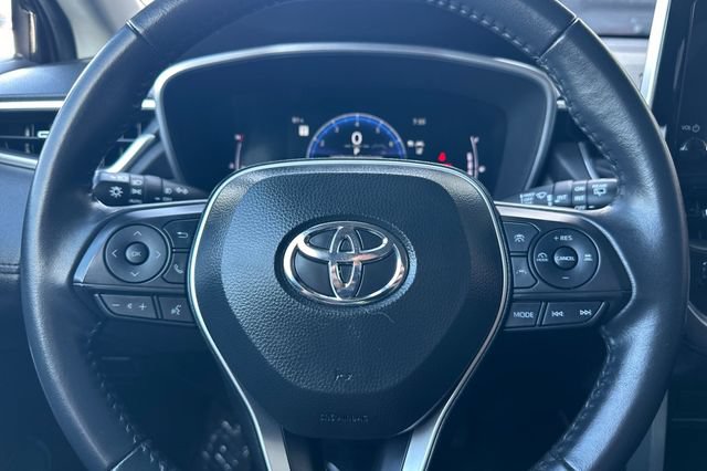 Certified 2025 Toyota Corolla Cross XLE FWD image 28