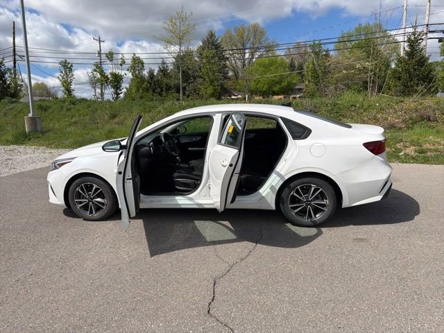 Used 2022 Kia Forte LXS image 15