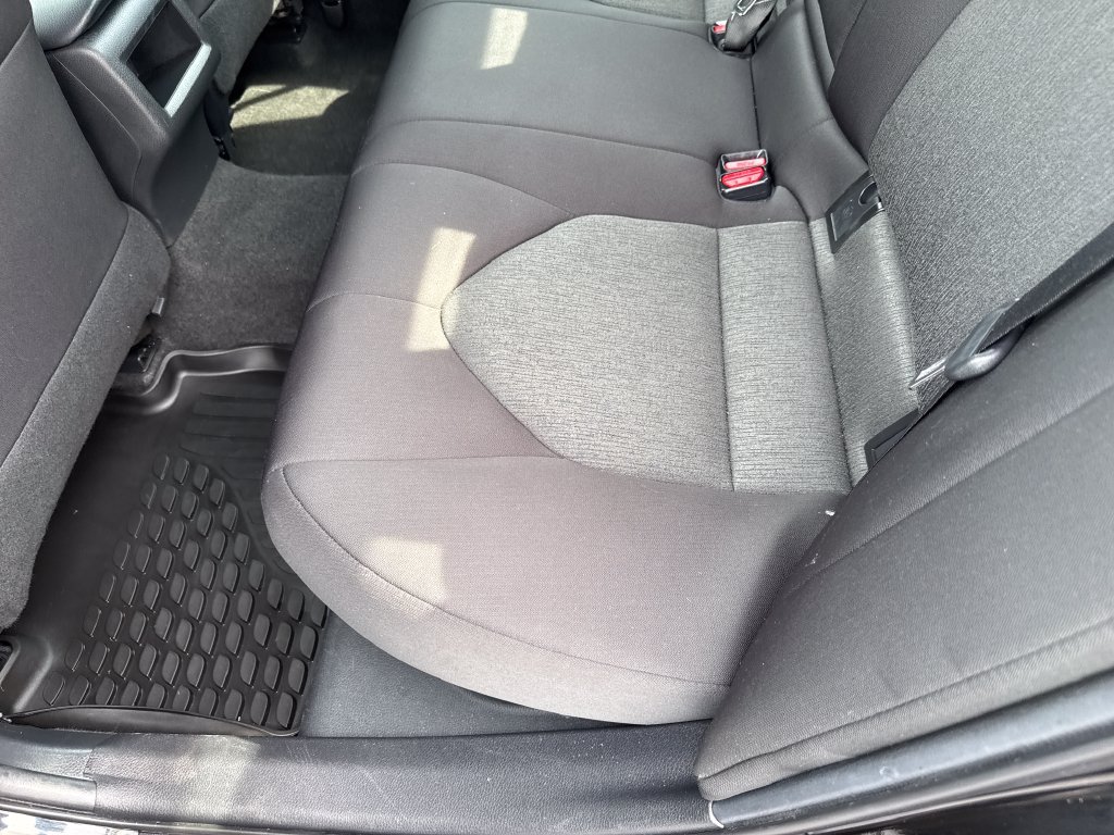 Used 2018 Toyota Camry LE FWD image 17