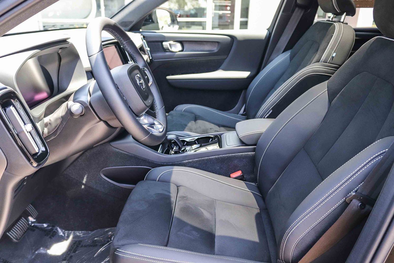Used 2023 Volvo C40 P8 Recharge Plus w/ Protection Package Premier AWD/4WD image 19