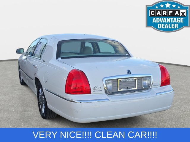Used 2008 Lincoln Town Car Signature Limited RWD image 7