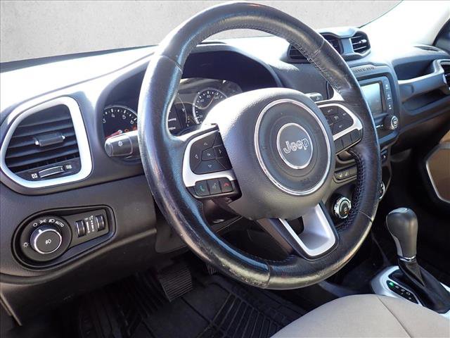 Used 2015 Jeep Renegade Latitude w/ Cold Weather Group FWD image 5