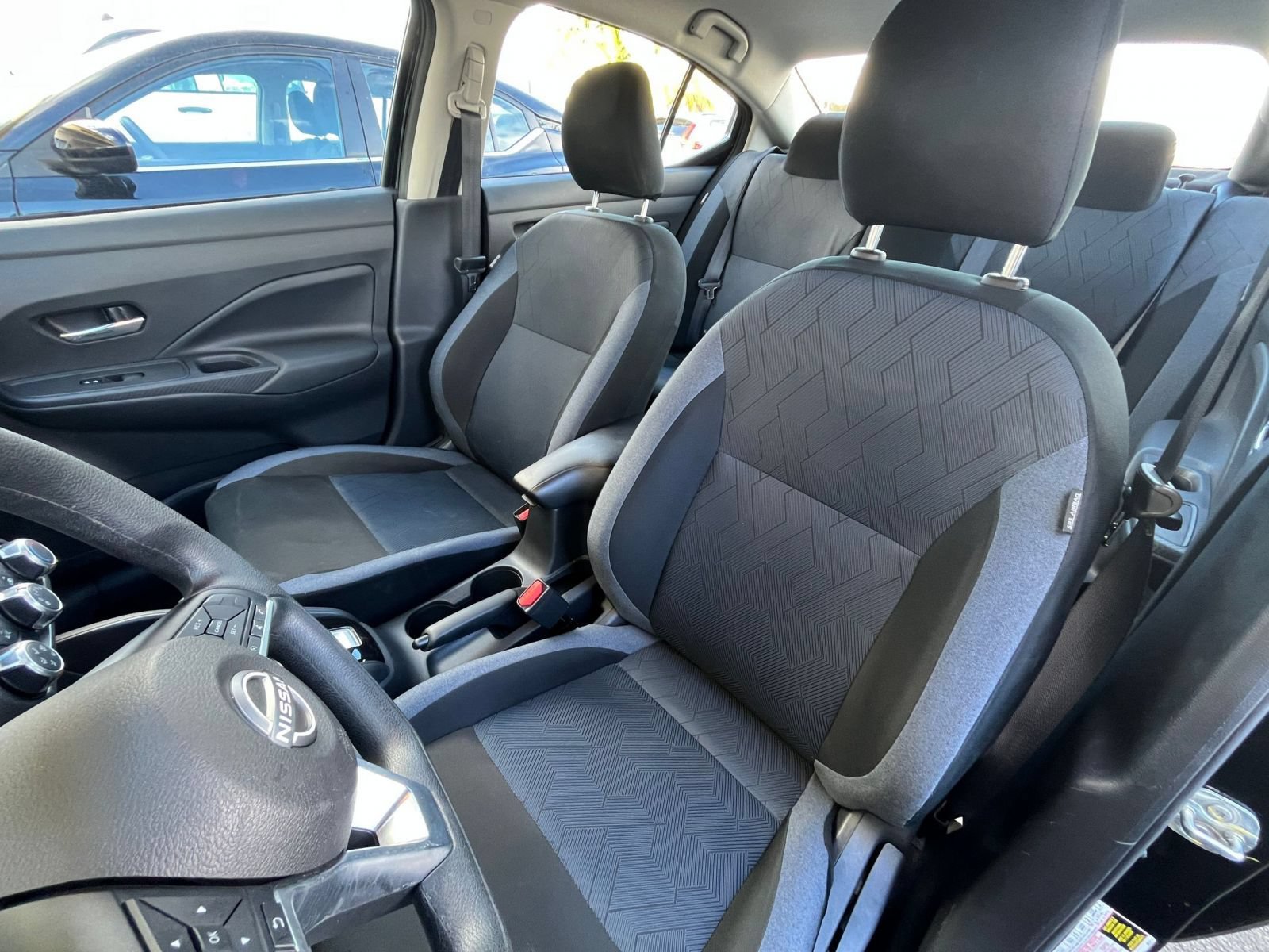 Used 2025 Nissan Versa SV FWD image 33