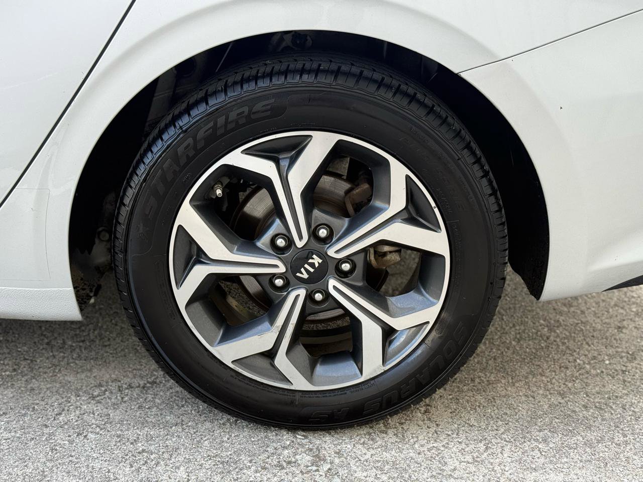 Used 2020 Kia Forte LXS FWD image 9