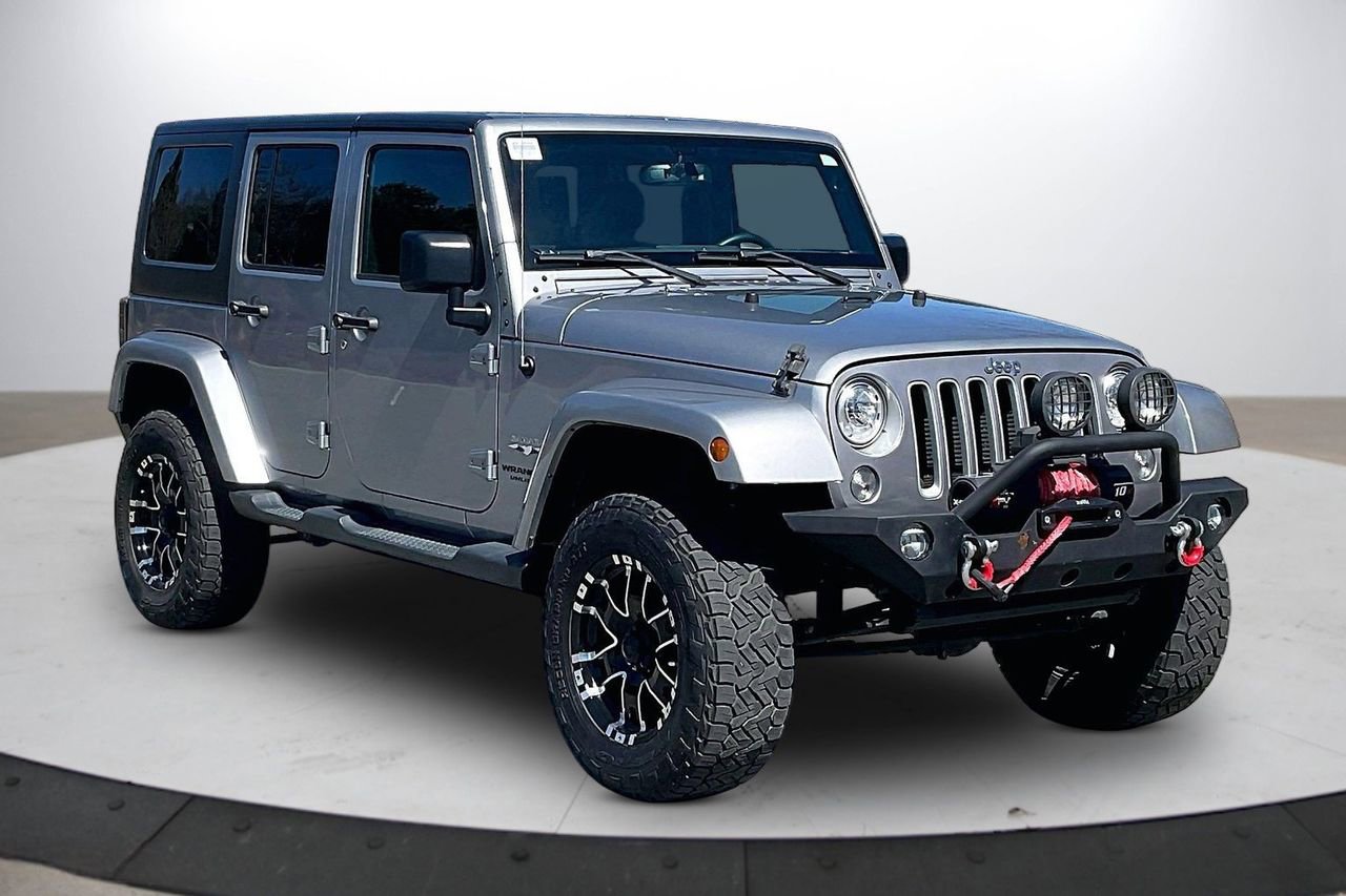 Used 2017 Jeep Wrangler Unlimited Sahara w/ Connectivity Group image 2