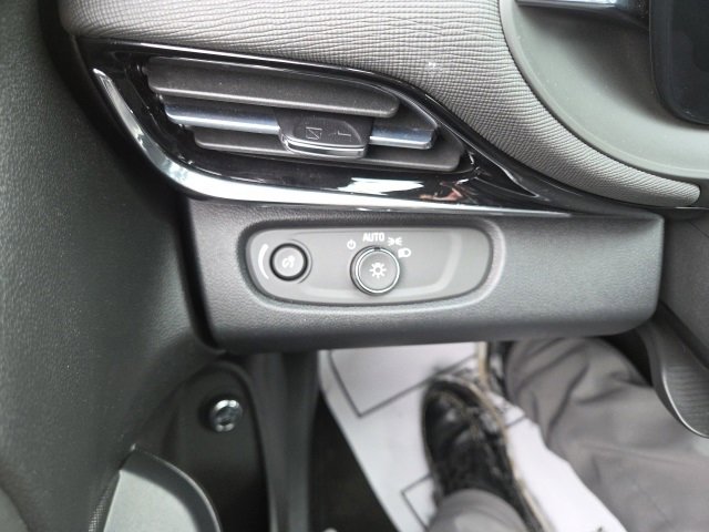 Used 2025 Buick Envista Avenir image 52