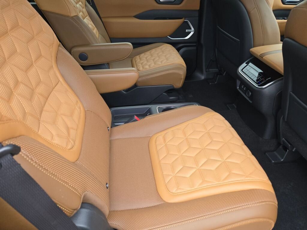 New 2026 Nissan Armada Platinum Reserve image 13