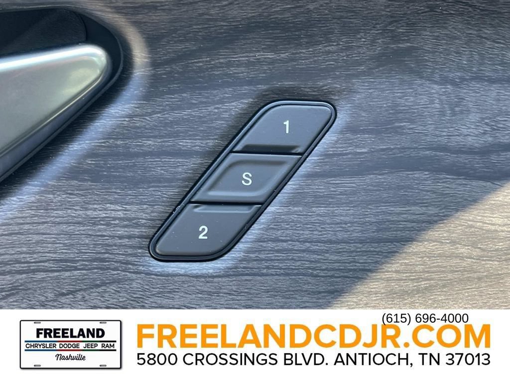 New 2026 Jeep Grand Cherokee Limited w/ Limited Altitude Package AWD/4WD image 25