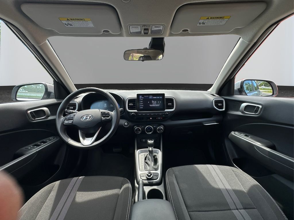 Used 2025 Hyundai Venue SEL image 20