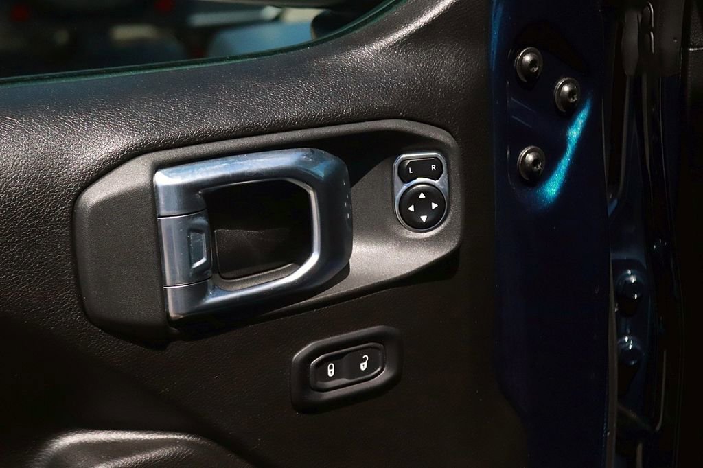 Used 2025 Jeep Wrangler Unlimited Sport AWD/4WD image 12