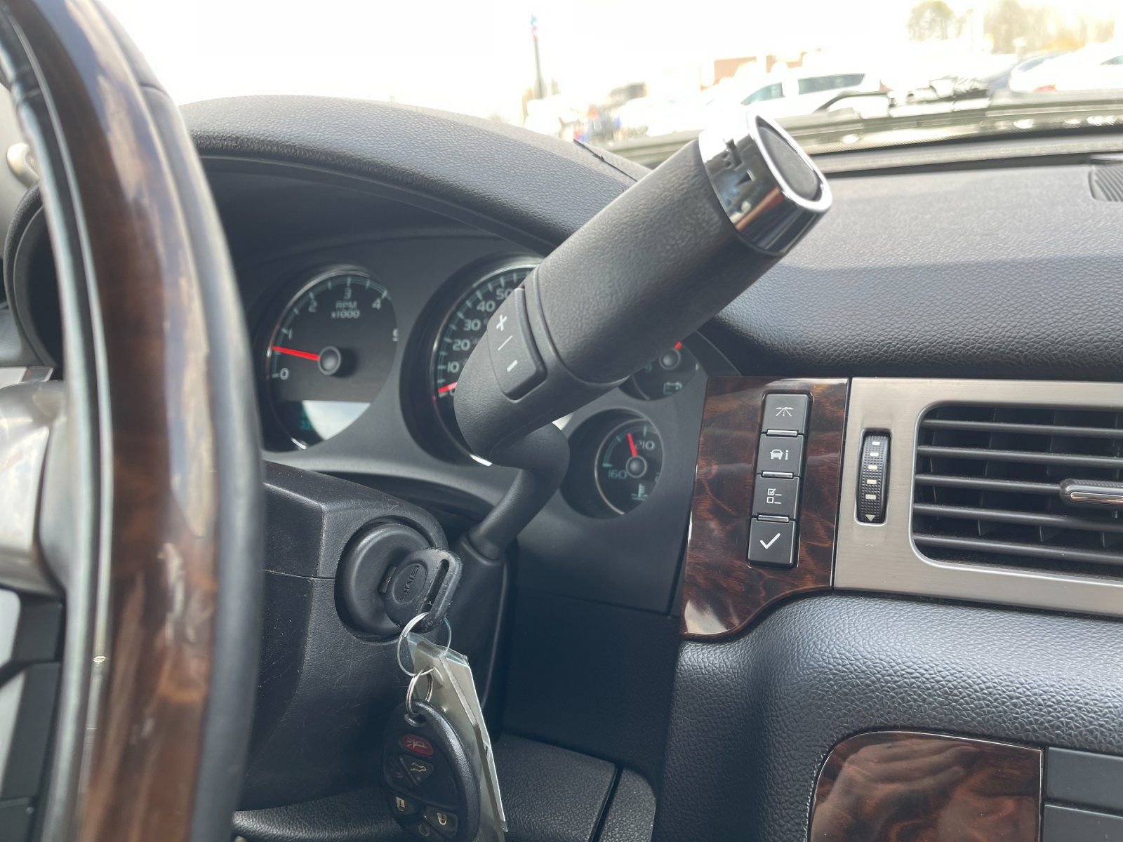 Used 2013 GMC Yukon XL Denali image 27