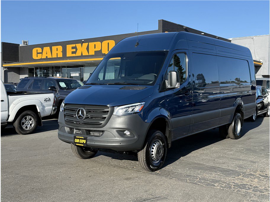 Used 2024 Mercedes-Benz Sprinter 3500 image 49